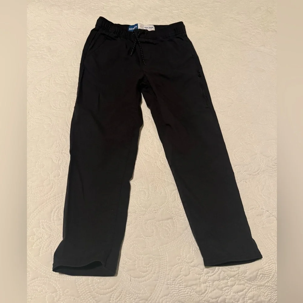 Old Navy Black Built-In Flex‎ Tapered Tech Pants for Boys S (6-7)